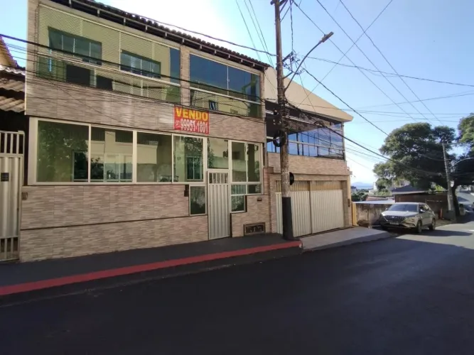 ALUGA-SE - Casa em Santa Teresa, Vitória