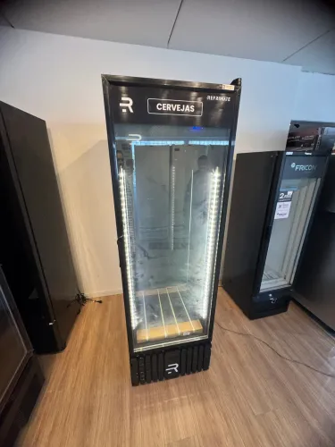VISA COOLER CERVEJA PORTA VIDRO 570L PRETA - PRETO INTERNO