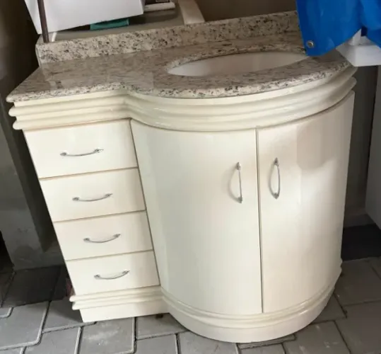 Gabinete para Banheiro com Tampo em Granito