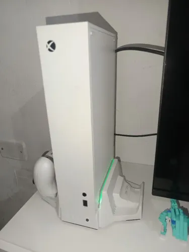 Xbox series s - com controle e stand