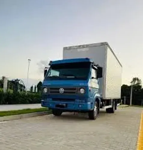 Frete caminhão bau e carroceria fretes
