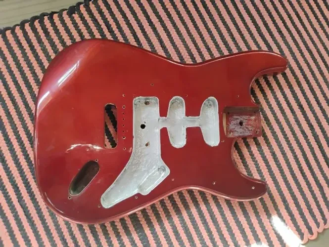 Guitarra Corpo Squier Strat p/ Projeto ou Restauração