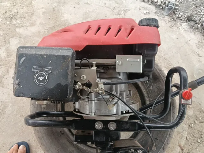 Vendo barato,motor de popa 6,5 hp