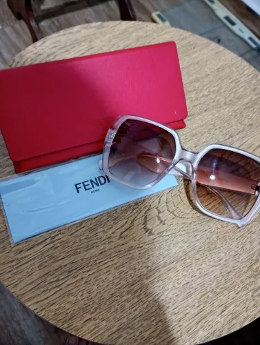 Óculos de sol Fendi