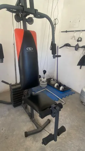 Aparelho de musculação 