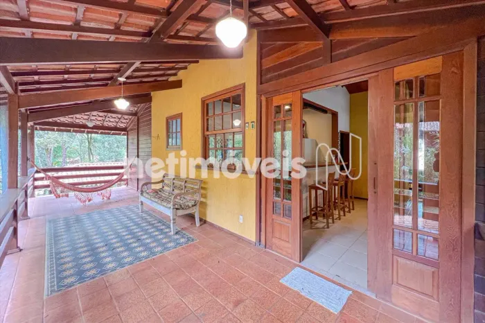 Casa charmosa e aconchegante, próxima ao lago, em localização privilegiada no Retiro do Ch