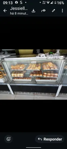 balcão neutro e expositor de bebidas