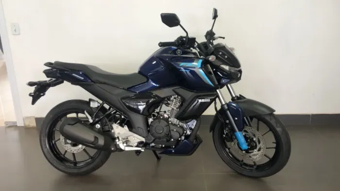 Yamaha Fazer FZ15.