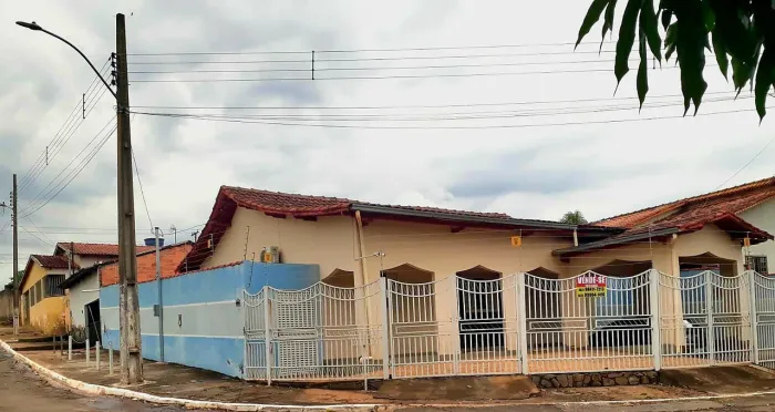 Casa de Esquina em Crixás - Localização Imbatível 