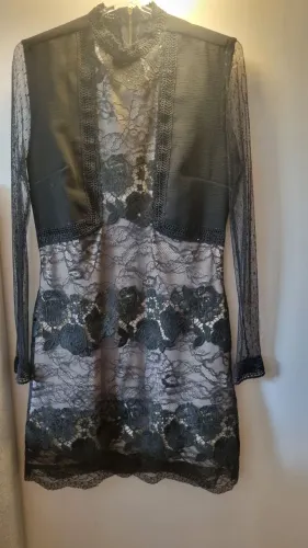 Vestido Skazi p em renda e transparência