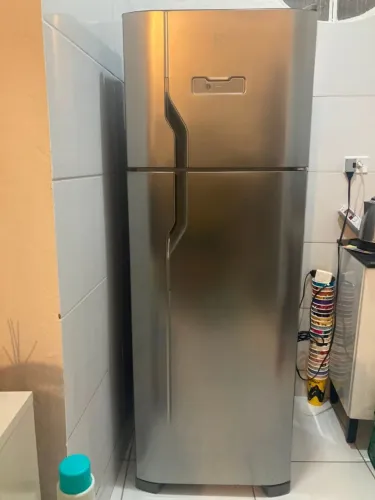 Geladeira Frostfree Electrolux Inox Turbo
