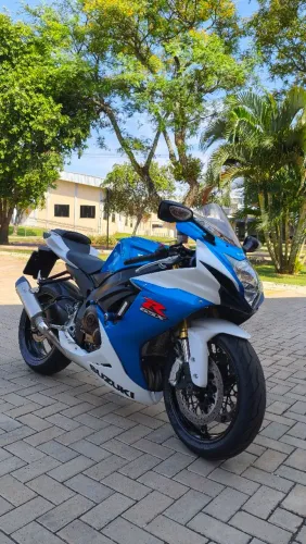 Suzuki GSX R750
