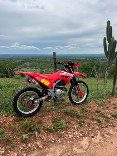 Crf 250f único dono para pessoas exigente 