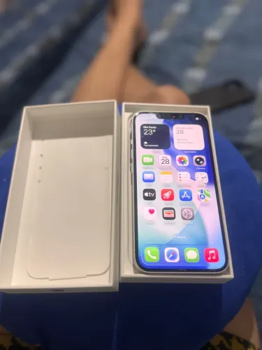 IPhone 13 128g branco em bom estado de uso 
