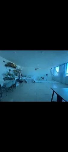 Alugo, kitnet tambem alugo pra sala comercial, incluso agua e luz aceito cachorro pequeno