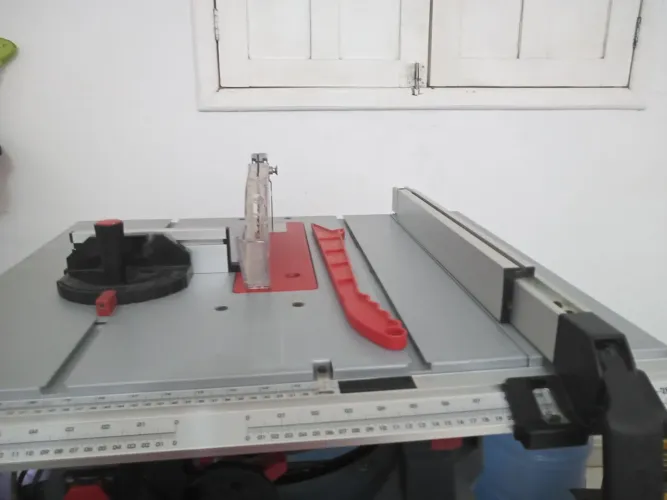 Serra de bancada bosch GTS 454