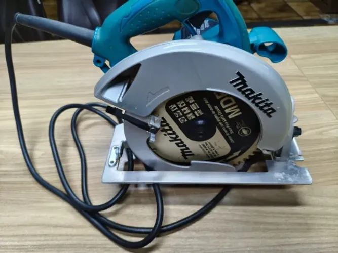 Serra Circular 7.1/4 1800w 5007n Makita Azul-turquesa