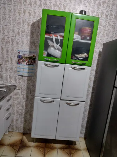 Vendo paneleiro de aço com 6 portas 