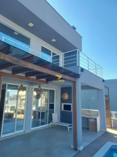 Casa de Alto Padrão à Venda com 480 m², 4 Suítes e Piscina na Pedra Branca - Palhoça/SC