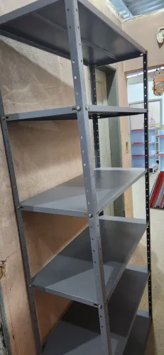Prateleiras seminovas e usadas 40cm c/ 6 bandejas