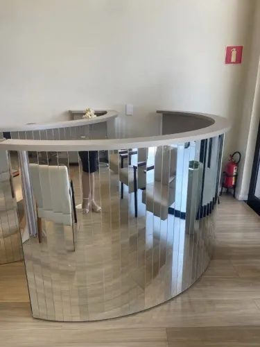 Balcão Espelhado