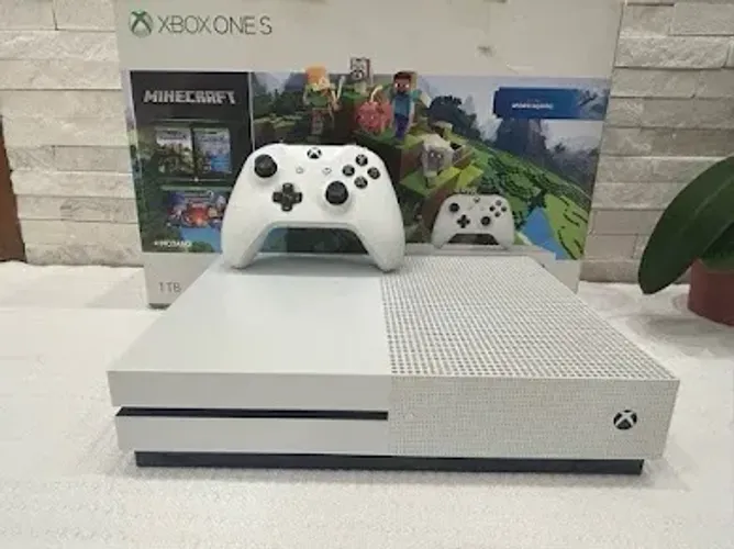 Xbox One S 1TB Branco Completo Com Caixa em perfeito estado com nota fiscal 