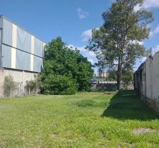 TERRENO COM 2.740M² - CAMPOLIM