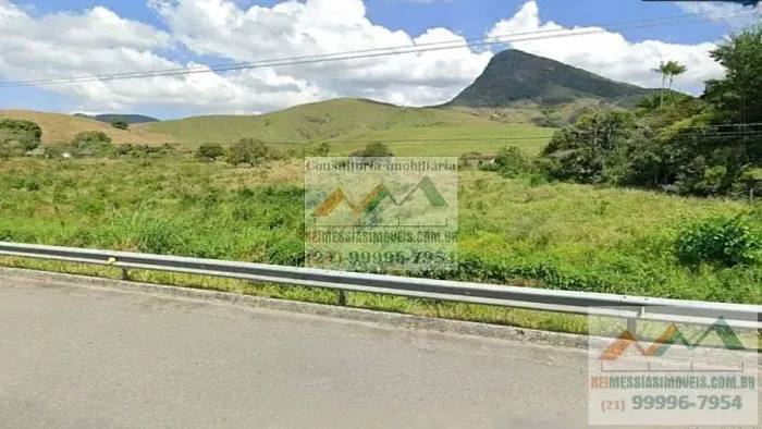 90 mil m² de área total. A localização é excelente, RJ124