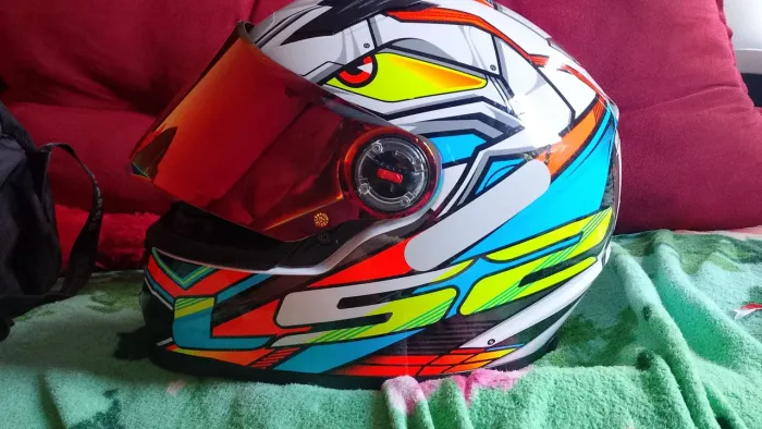 Capacete