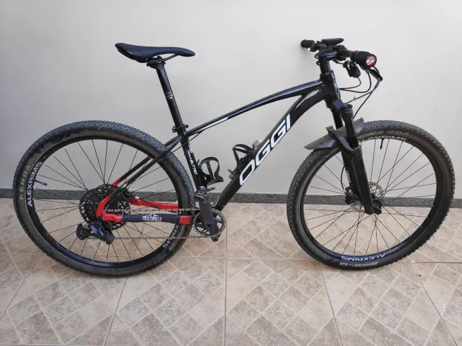 BICICLETA OGGI 7.6 MUITO NOVA