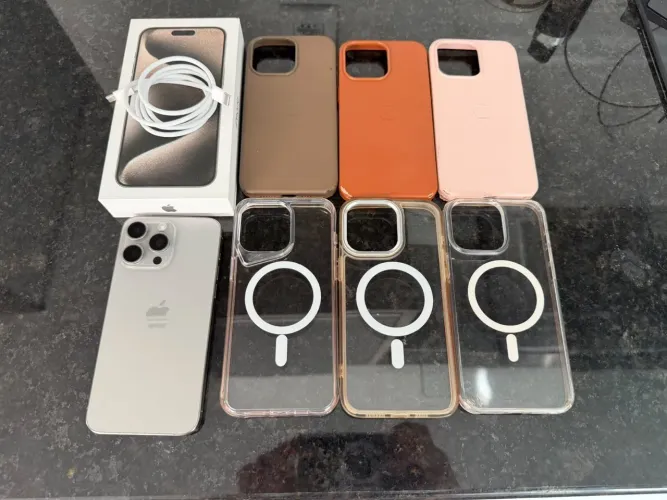 Vendo IPhone 15 Pro max 256gb prata