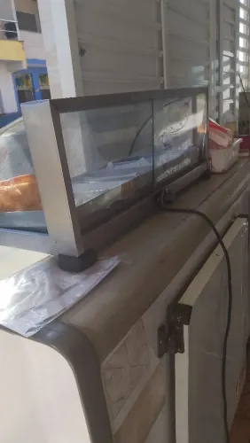 Vendo esta estufa toda boa esquenta muito bem por 380 com 5 bandejas 