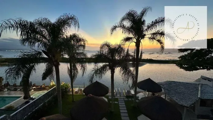 Apartamento Duplex com 4 dormitórios à venda, 230 m² por R$ 1.900.000,00 - Ponta das Canas