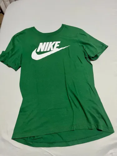 CAMISETA NIKE VERDE