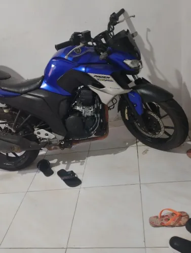 Vendo fazer 250 ano 2020 com motor trancado