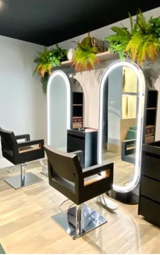 Procuro parceria para salão de beleza e barbearia 