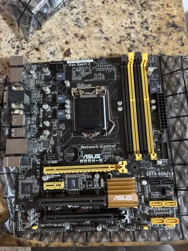 Placa mãe ASUS B85M-E