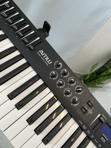 Teclado Controlador Midi Amw P61x - Preto