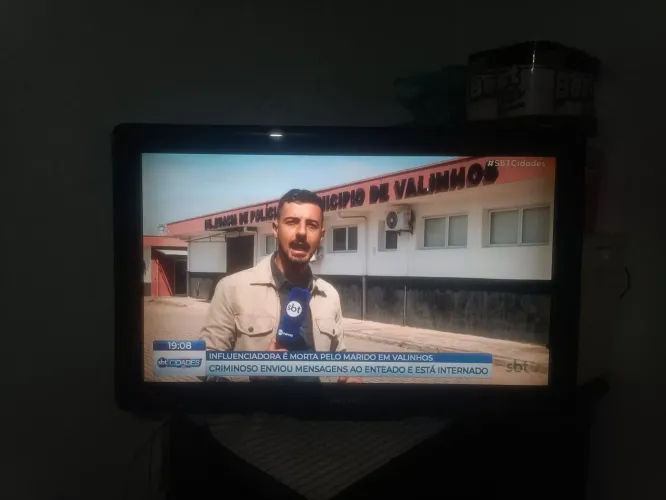 Vendo tv 32 polegada em cosevada marca Philips