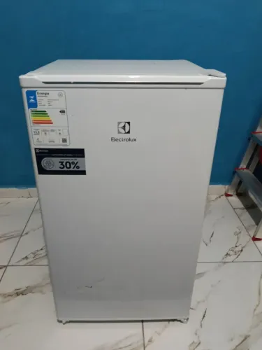 FRIGOBAR ELECTROLUX 90 LITROS