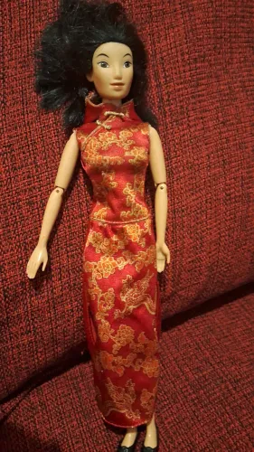 Belíssima e Antiga boneca