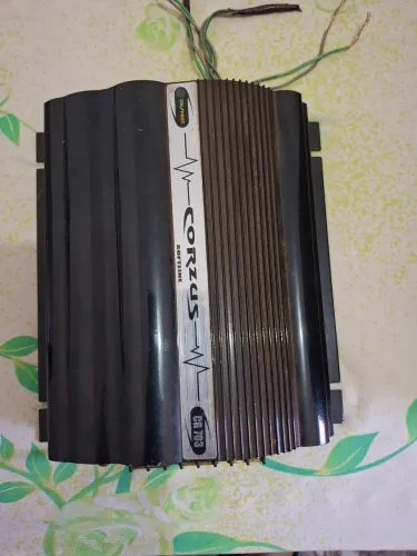 Vendo caixa de som automotivo usada em bom estado de conservação 