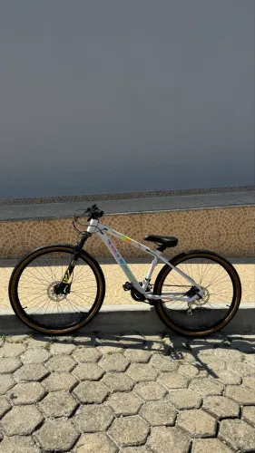 Bicicleta Colli Hills aro 29 tamanho 15.5