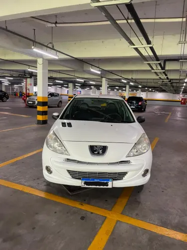 Peugeot 207 XR 1.4 Flex 8V 5P 2013