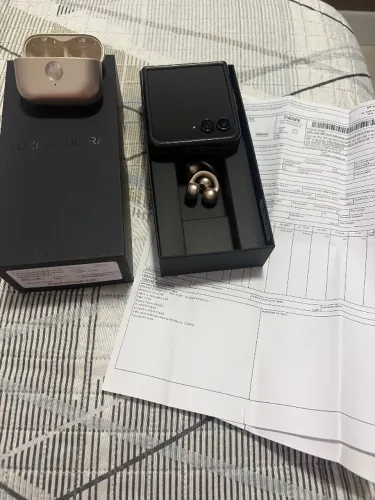Vendo celular Razr 60 ultra com 6 meses de uso , vendo com fone conforme foto