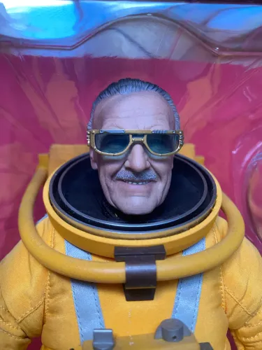 Hot Toys Stan Lee Guardiões da Galáxia Vol. 2