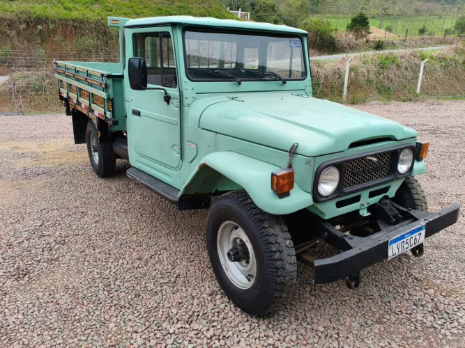Toyota Bandeirante 4X4 ano 1986