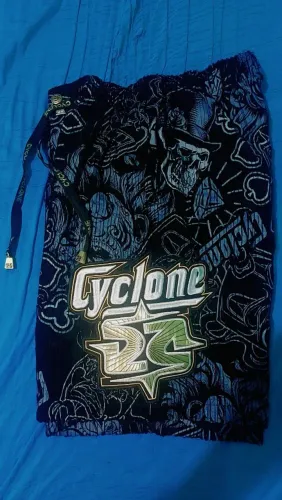 Bermuda Veludo Cyclone