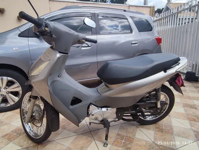 Honda biz inteira restaurada
