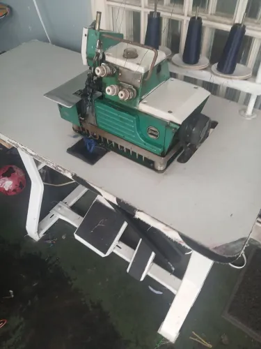Máquina overlock yamata GN6-3